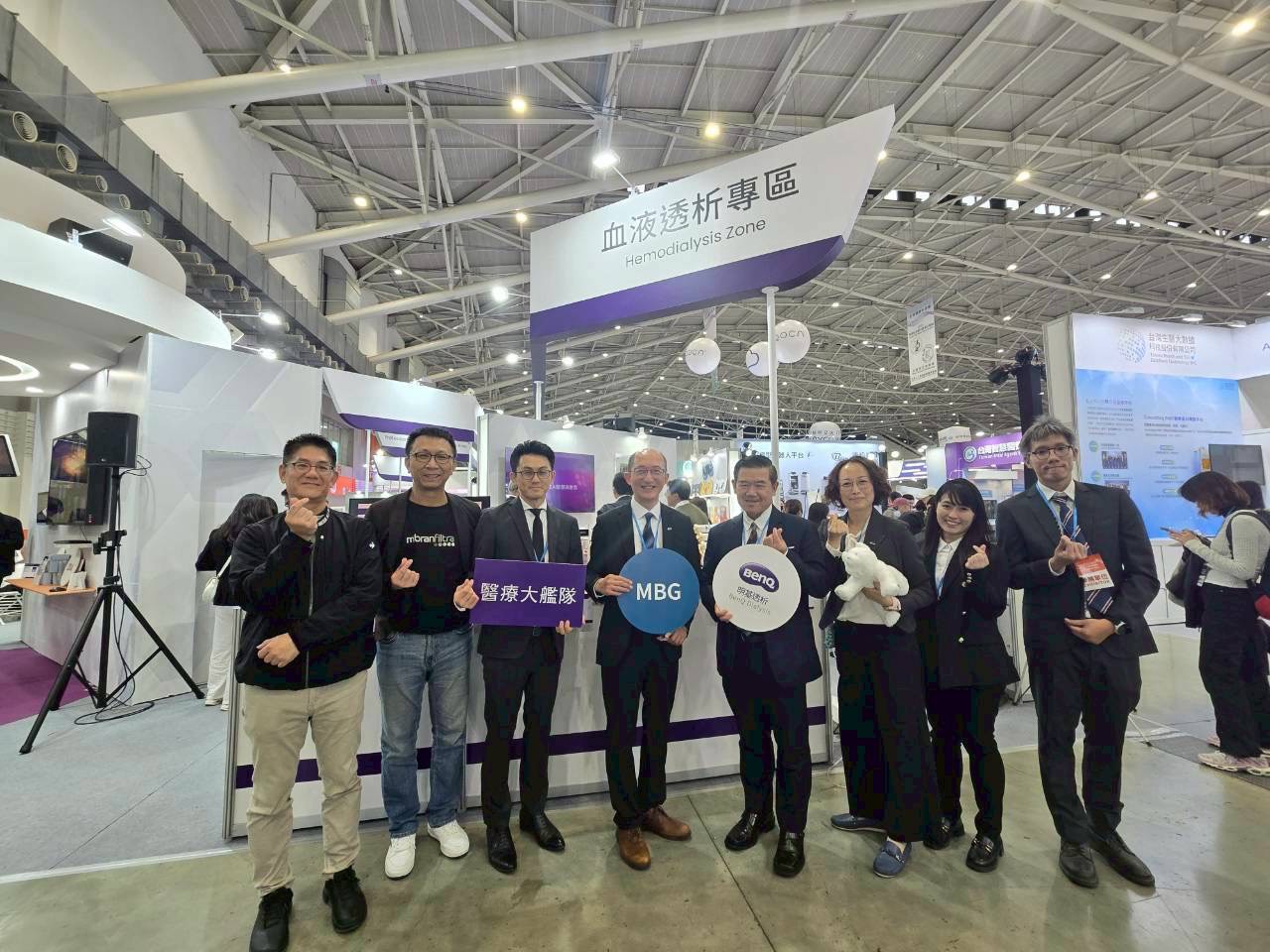Tanfil 100 於醫療展亮相,現場展示其與明基透析合作的 TFF 臨床應用技術。